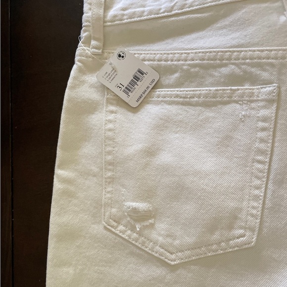 We The Free  Makai Jean Short(3 to 4 inch inseam; 12" front rise; Waist 32”) - Picture 10 of 14